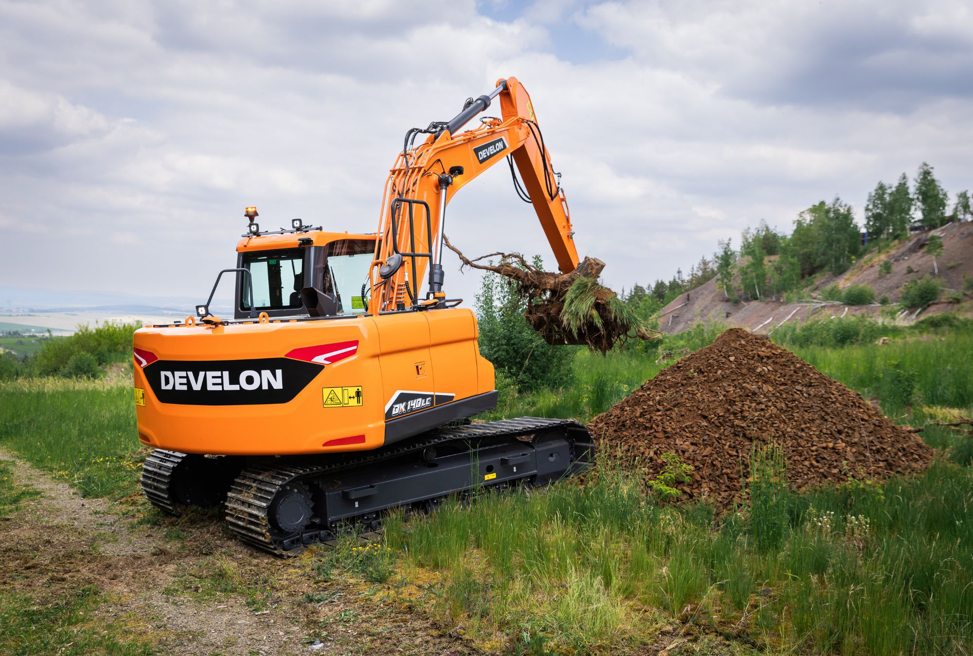kraemer-develon-dx140lc-7k-kettenbagger-raupenbagger image 2
