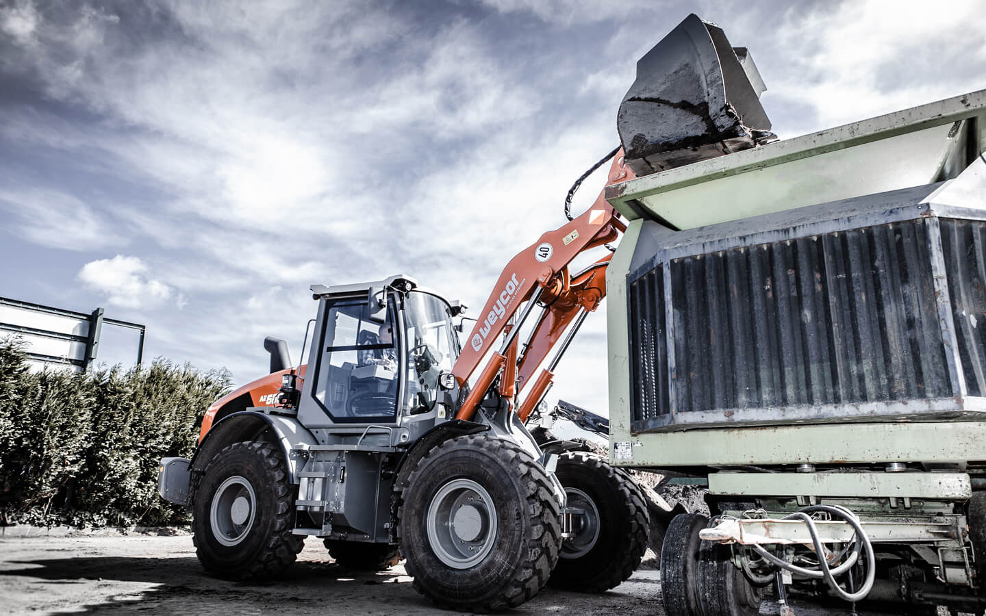 kraemer-radlader-weycor-ar-660-hoflader-kompaktlader image 2