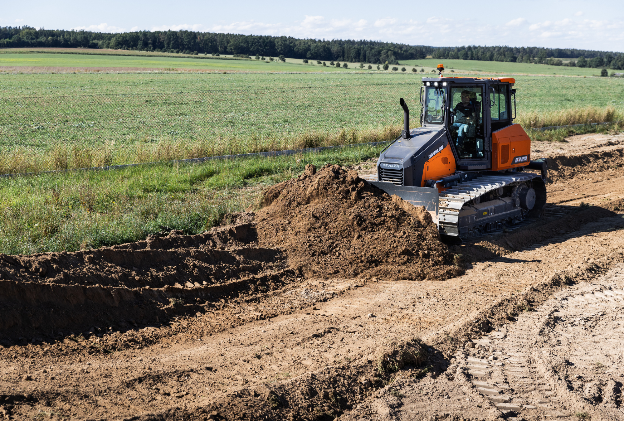 develon-dd130-raupenbagger-kettenbagger-diesel-tiefbau image 5