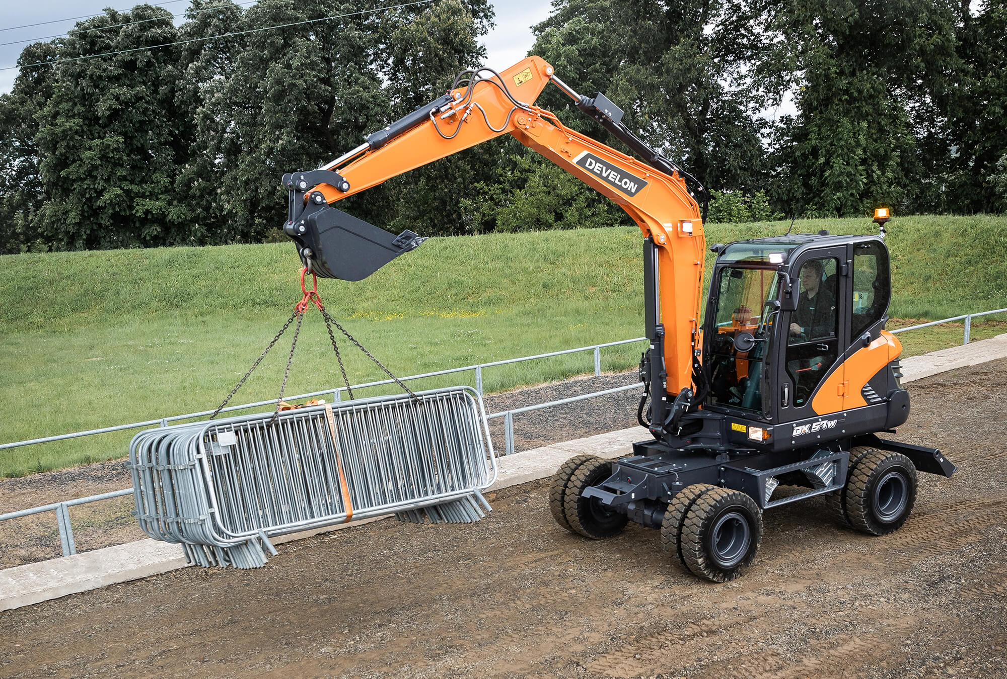 develon-dx57w-7-mobilbagger-diesel-mit-kabine image 2