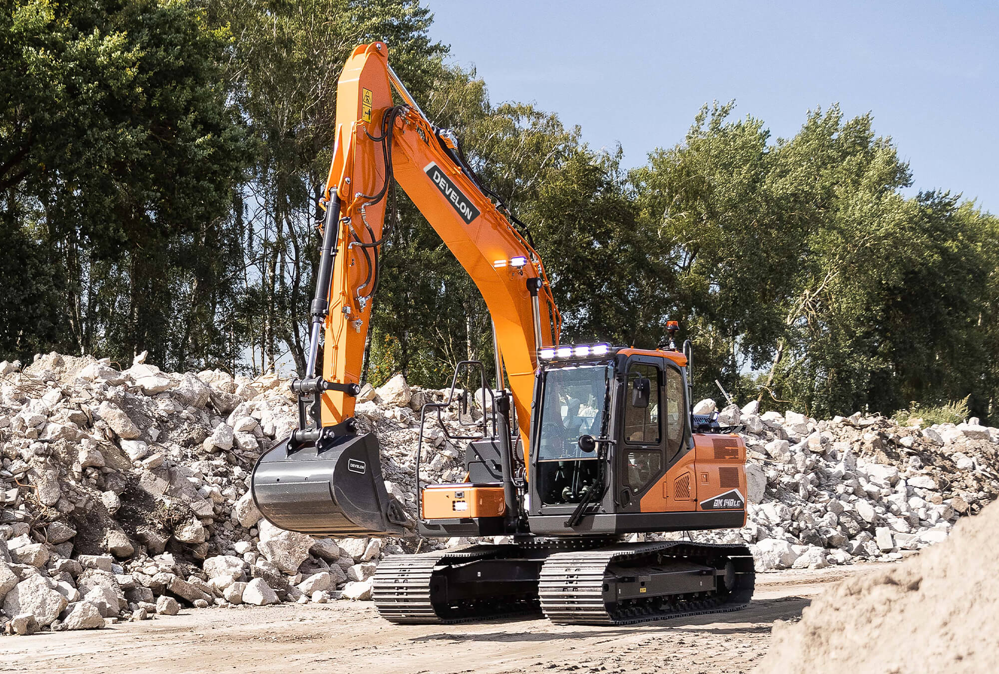 develon-dx140lc-7-kettenbagger-raupenbagger-diesel image 3