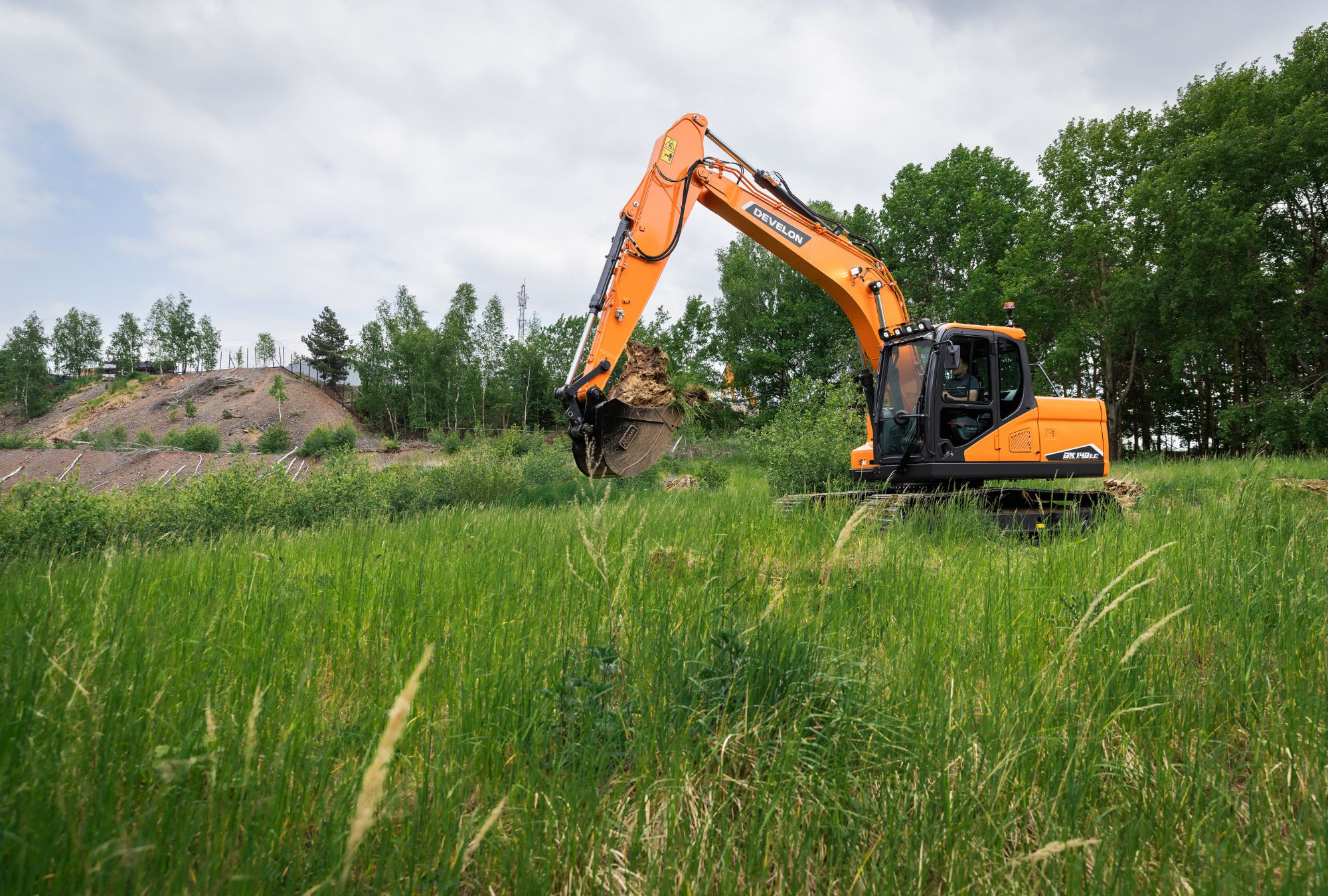 kraemer-develon-dx140lc-7k-kettenbagger-raupenbagger image 3