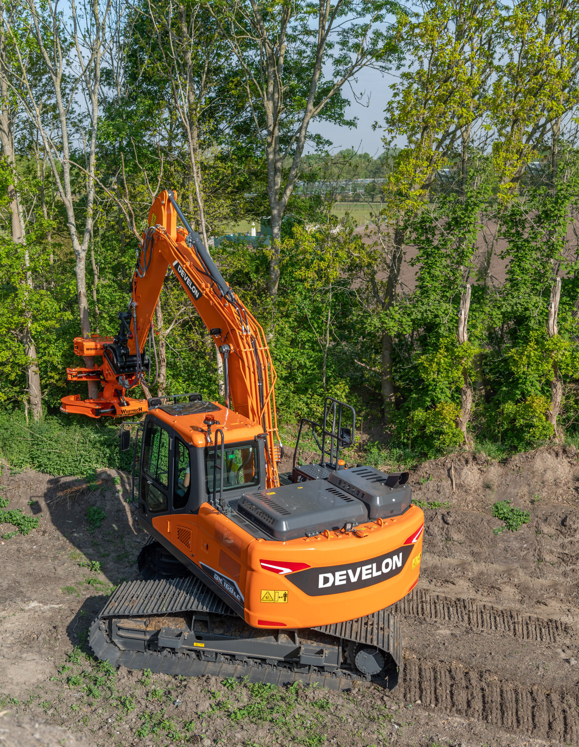 develon-dx160lc-7-ht-kettenbagger-raupenbagger-diesel image 4
